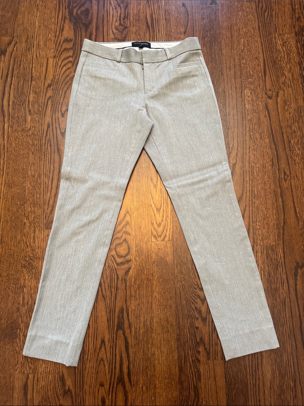 🤪🤪 🍌 Banana Republic Light Gray Straight Leg Dress Pants 👖